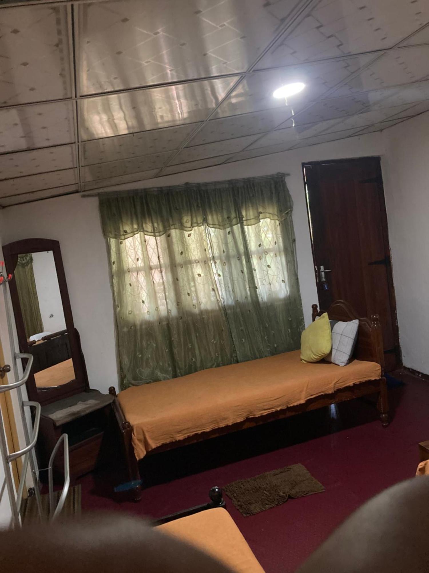 Malee Homestay Polonnaruwa Esterno foto