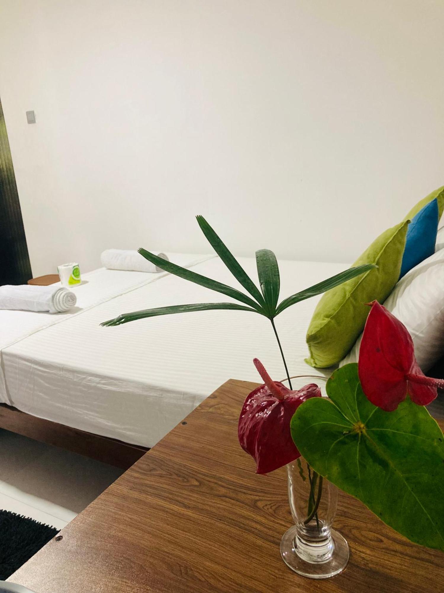 Malee Homestay Polonnaruwa Esterno foto