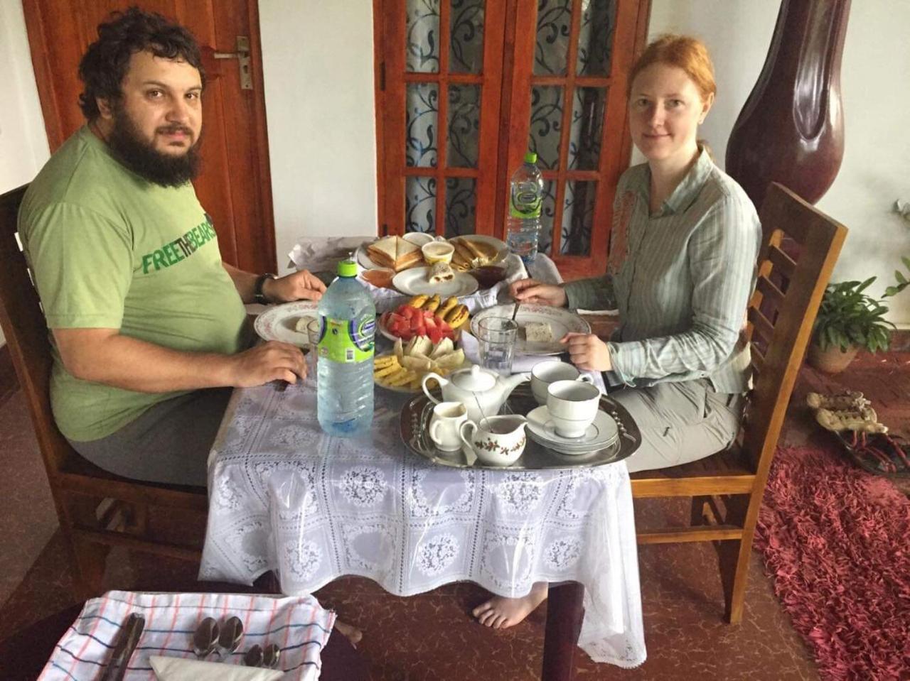 Malee Homestay Polonnaruwa Esterno foto