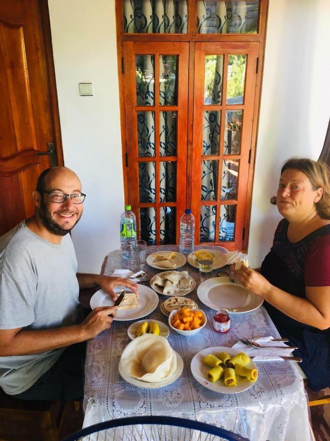 Malee Homestay Polonnaruwa Esterno foto