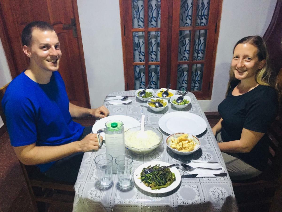 Malee Homestay Polonnaruwa Esterno foto