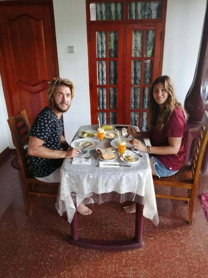 Malee Homestay Polonnaruwa Esterno foto