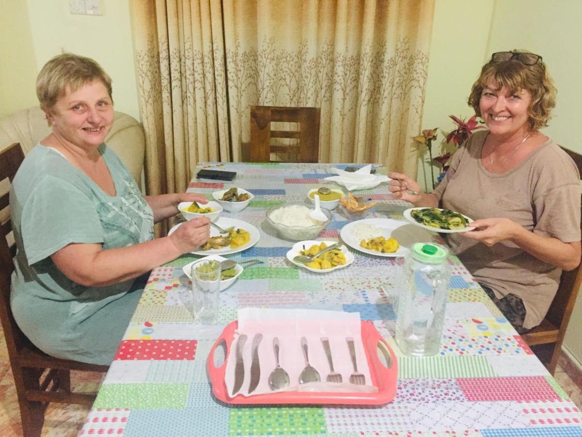 Malee Homestay Polonnaruwa Esterno foto